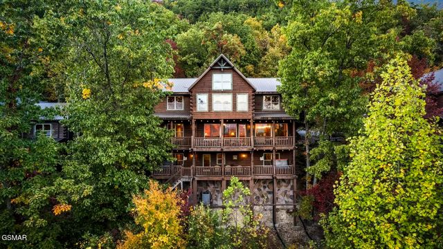 1960 Blackthorn Trail, Sevierville, TN 37876