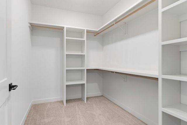 711 Battle Creek Ln, Minneapolis, KS 67467