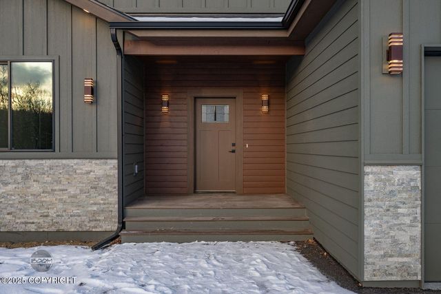 2073 W Cashatt Drive, Wasilla, AK 99654