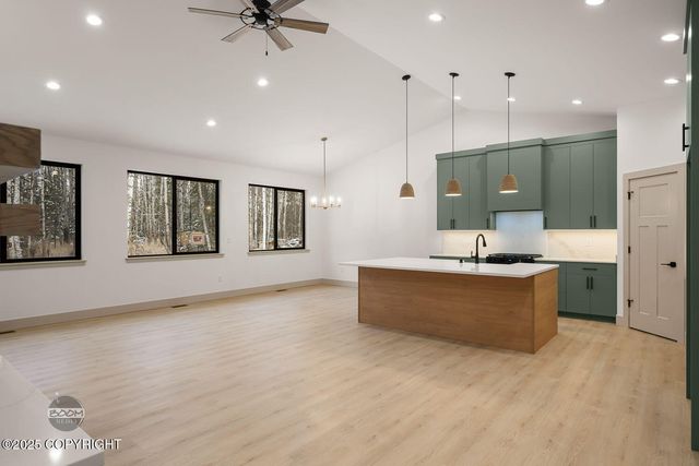 2073 W Cashatt Drive, Wasilla, AK 99654