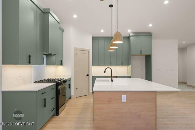 2073 W Cashatt Drive, Wasilla, AK 99654