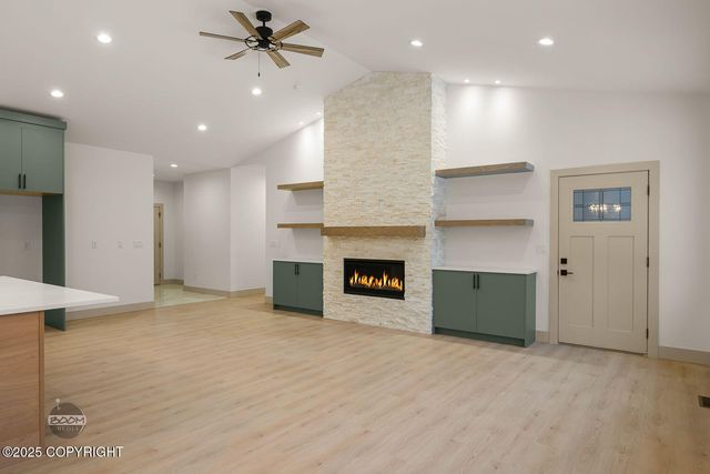 2073 W Cashatt Drive, Wasilla, AK 99654