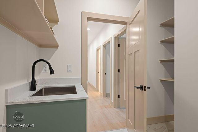 2073 W Cashatt Drive, Wasilla, AK 99654