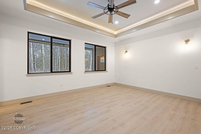 2073 W Cashatt Drive, Wasilla, AK 99654