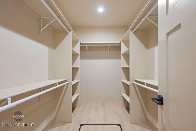 2073 W Cashatt Drive, Wasilla, AK 99654