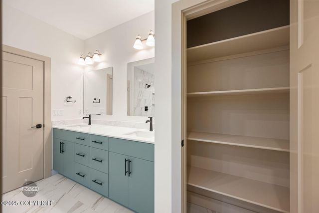 2073 W Cashatt Drive, Wasilla, AK 99654