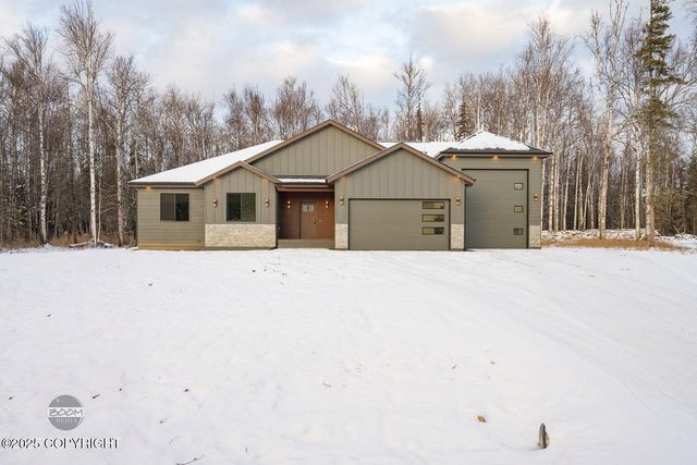 2073 W Cashatt Drive, Wasilla, AK 99654