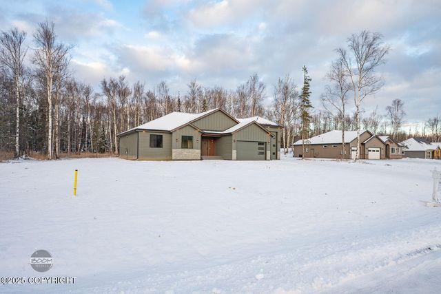 2073 W Cashatt Drive, Wasilla, AK 99654