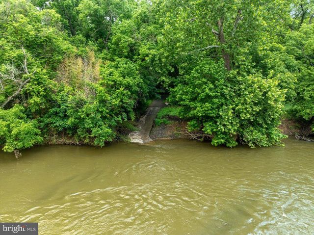 27 CHEYENNE LN, Front Royal, VA 22630