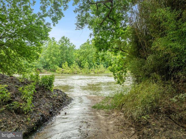 27 CHEYENNE LN, Front Royal, VA 22630