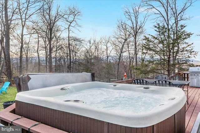 27 CHEYENNE LN, Front Royal, VA 22630