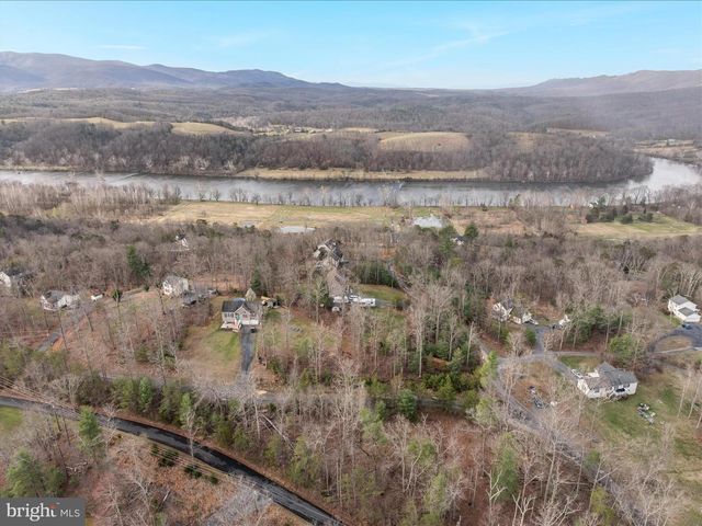 27 CHEYENNE LN, Front Royal, VA 22630