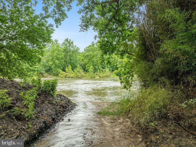 27 CHEYENNE LN, Front Royal, VA 22630