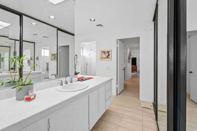 525 Desert W Drive, Rancho Mirage, CA 92270