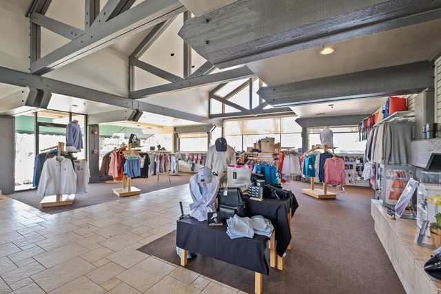 525 Desert W Drive, Rancho Mirage, CA 92270