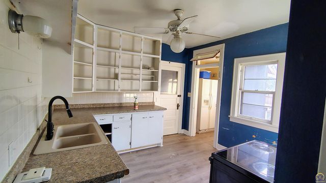 909 State ST, Emporia, KS 66801