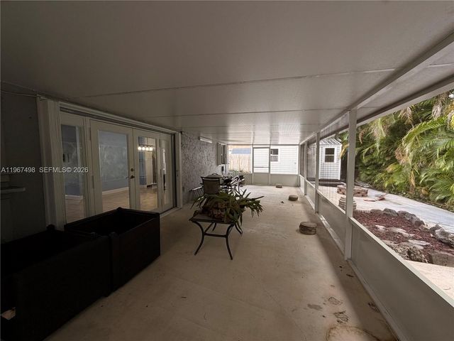 6080 NW 199th St, Hialeah, FL 33015