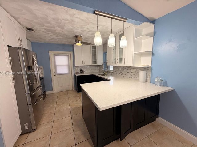 6080 NW 199th St, Hialeah, FL 33015