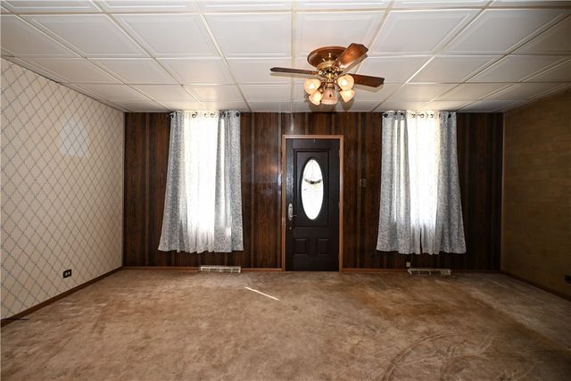388 Bow St, Stockdale, PA 15483