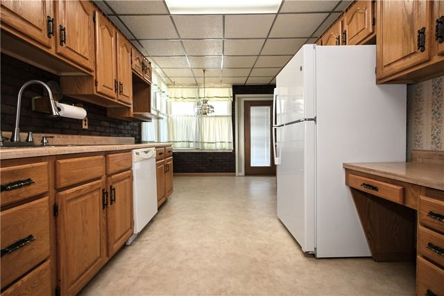 388 Bow St, Stockdale, PA 15483