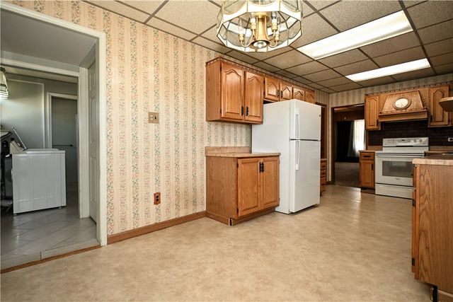 388 Bow St, Stockdale, PA 15483