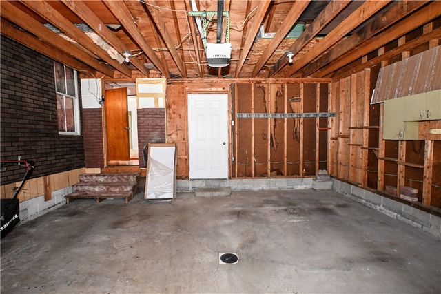 388 Bow St, Stockdale, PA 15483