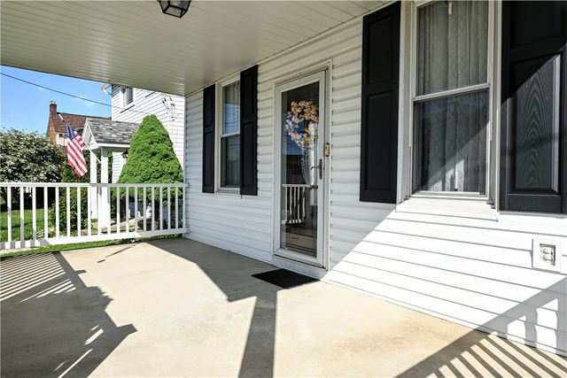 388 Bow St, Stockdale, PA 15483