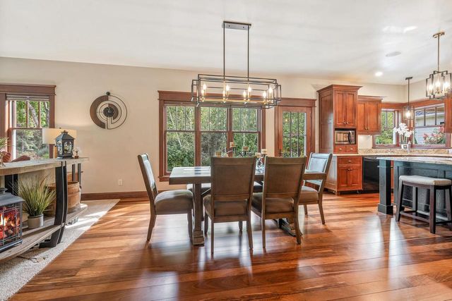 1000 CROWN POINTE CIRCLE, Suamico, WI 54173