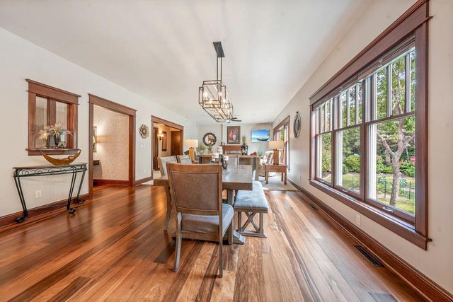 1000 CROWN POINTE CIRCLE, Suamico, WI 54173