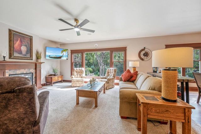1000 CROWN POINTE CIRCLE, Suamico, WI 54173