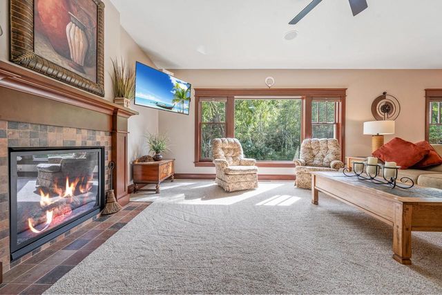 1000 CROWN POINTE CIRCLE, Suamico, WI 54173