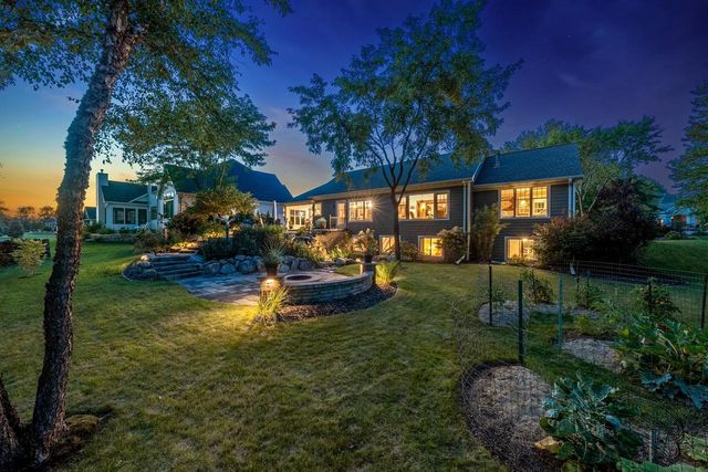 1000 CROWN POINTE CIRCLE, Suamico, WI 54173