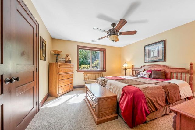 1000 CROWN POINTE CIRCLE, Suamico, WI 54173