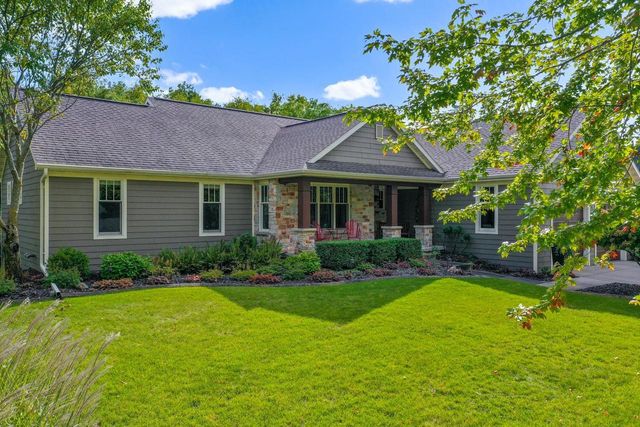 1000 CROWN POINTE CIRCLE, Suamico, WI 54173