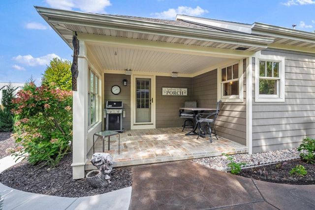 1000 CROWN POINTE CIRCLE, Suamico, WI 54173