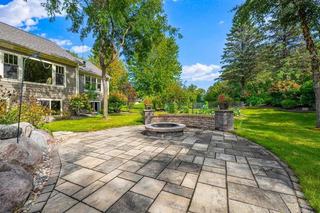 1000 CROWN POINTE CIRCLE, Suamico, WI 54173