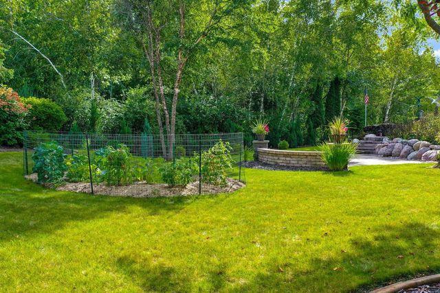 1000 CROWN POINTE CIRCLE, Suamico, WI 54173