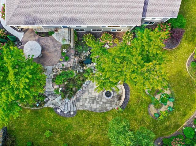 1000 CROWN POINTE CIRCLE, Suamico, WI 54173