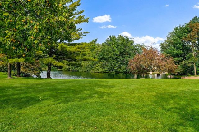 1000 CROWN POINTE CIRCLE, Suamico, WI 54173
