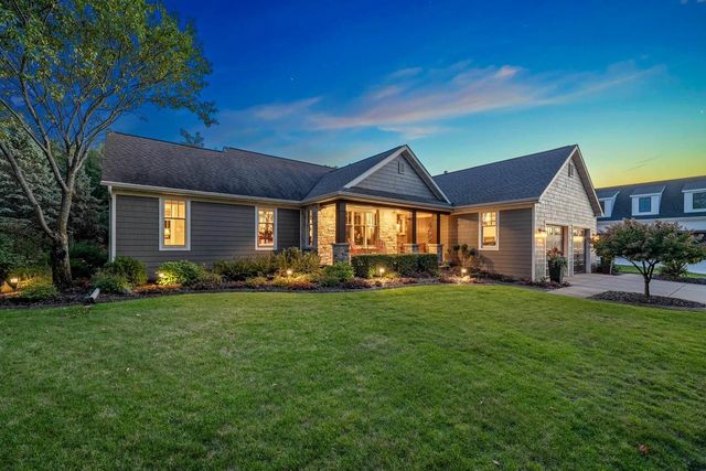 1000 CROWN POINTE CIRCLE, Suamico, WI 54173