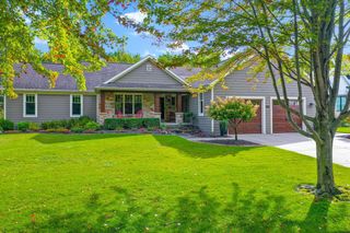 1000 CROWN POINTE CIRCLE, Suamico, WI 54173