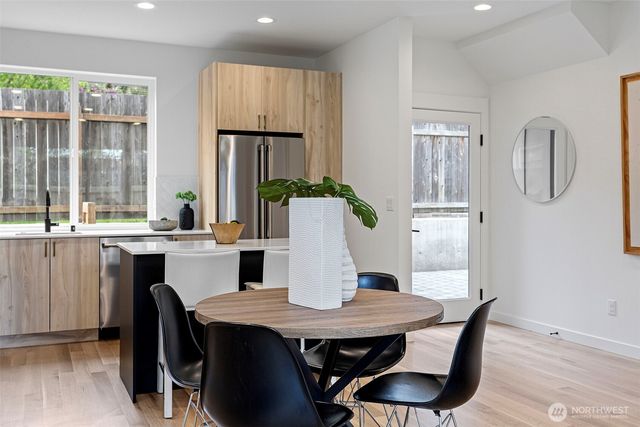 6747 Earl Avenue NW, Seattle, WA 98117