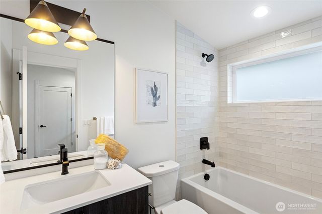 6747 Earl Avenue NW, Seattle, WA 98117