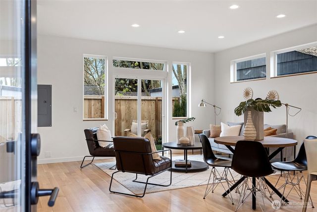 6747 Earl Avenue NW, Seattle, WA 98117