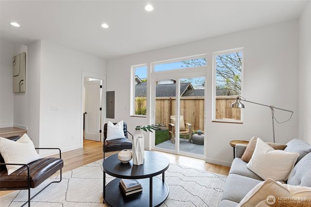 6747 Earl Avenue NW, Seattle, WA 98117