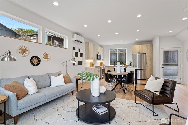 6747 Earl Avenue NW, Seattle, WA 98117