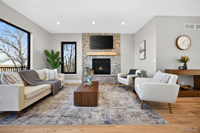 1019 River Bluff Drive, Washington, MO 63090