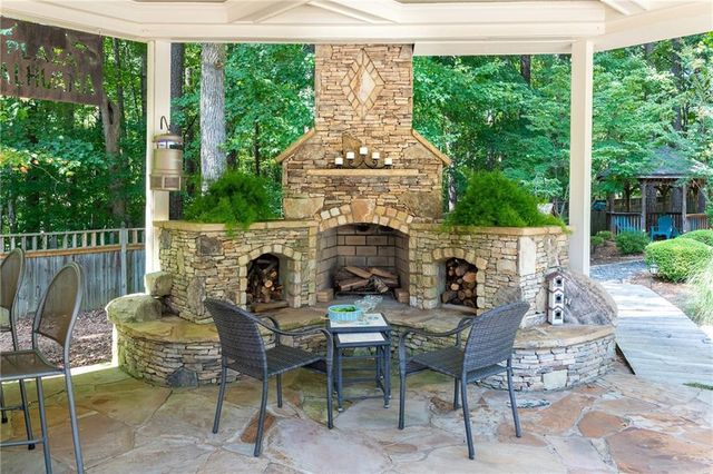 5300 Hill Road NW, Acworth, GA 30101