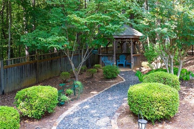 5300 Hill Road NW, Acworth, GA 30101