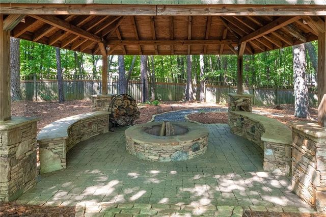 5300 Hill Road NW, Acworth, GA 30101